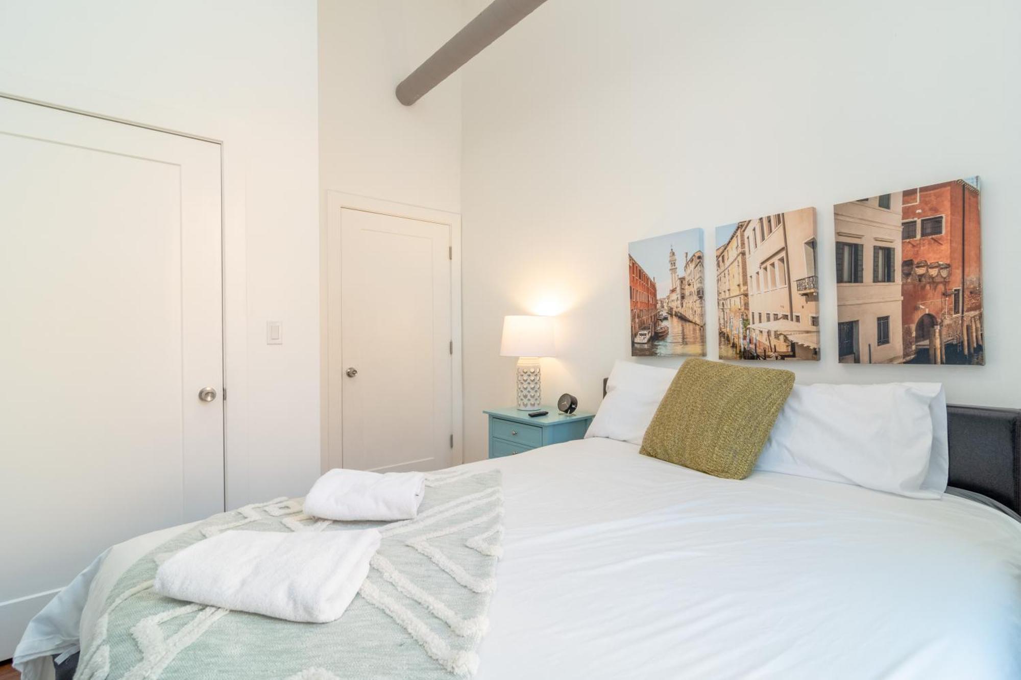 Mccormick Place 3Br-2Ba With Optional Parking - Sleeps 8 Chicago Exterior photo